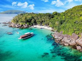 Là một trong top 10 Công ty du lịch uy tín nhất miền Trung, cùng với lịch sử hơn 12 năm phát triển không ngừng, Nam Á Đông Travel đã khẳng định vững chắc vị trí về chất lượng dịch vụ và hiệu quả kinh doanh trên thị trường du lịch trong nước